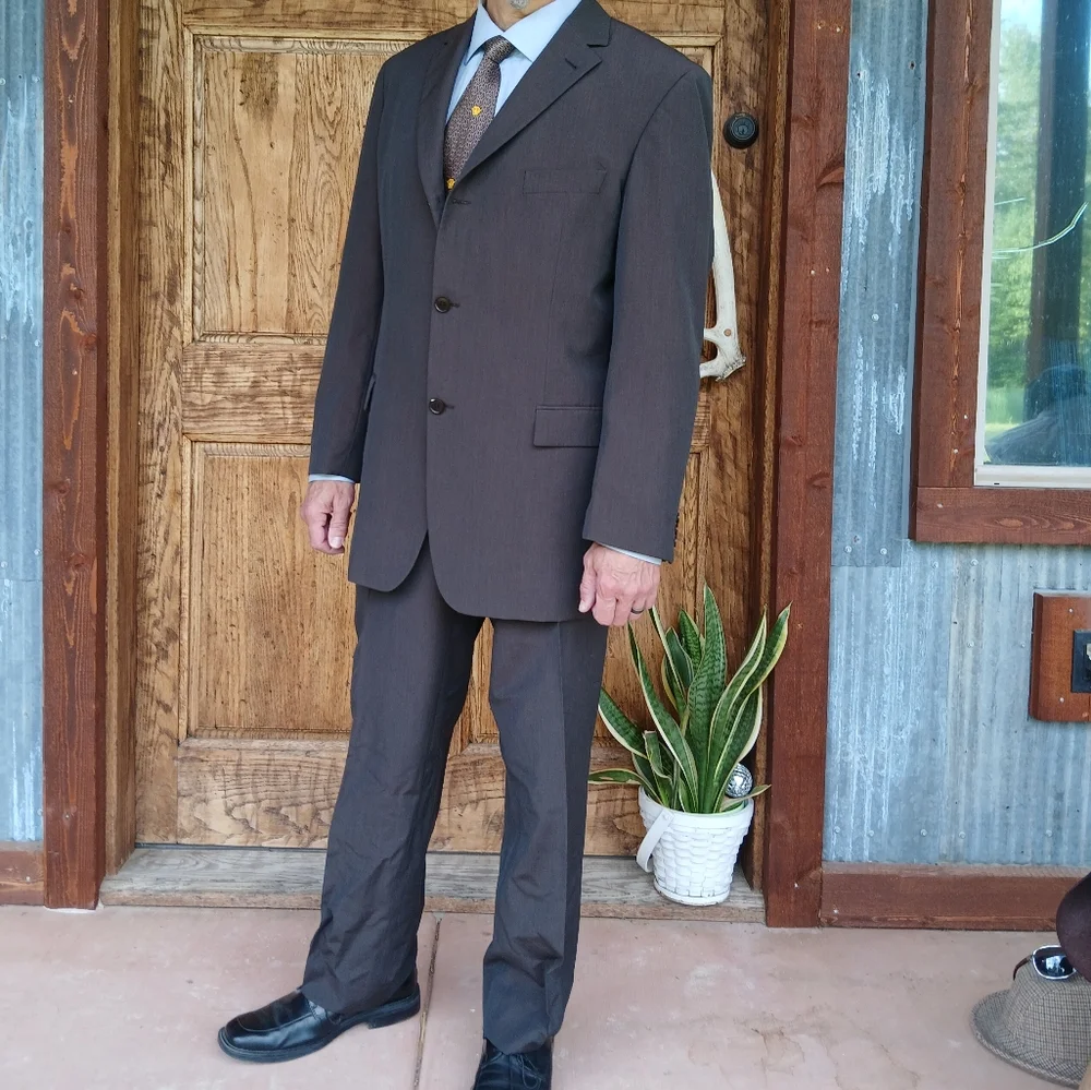 HUGO BOSS VINTAGE SUIT Chocolate BROWN Taupe EUC Authentic Luxury 44R